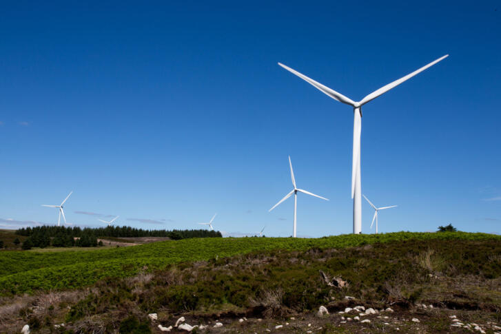 Onshore-Windräder in Landschaft
